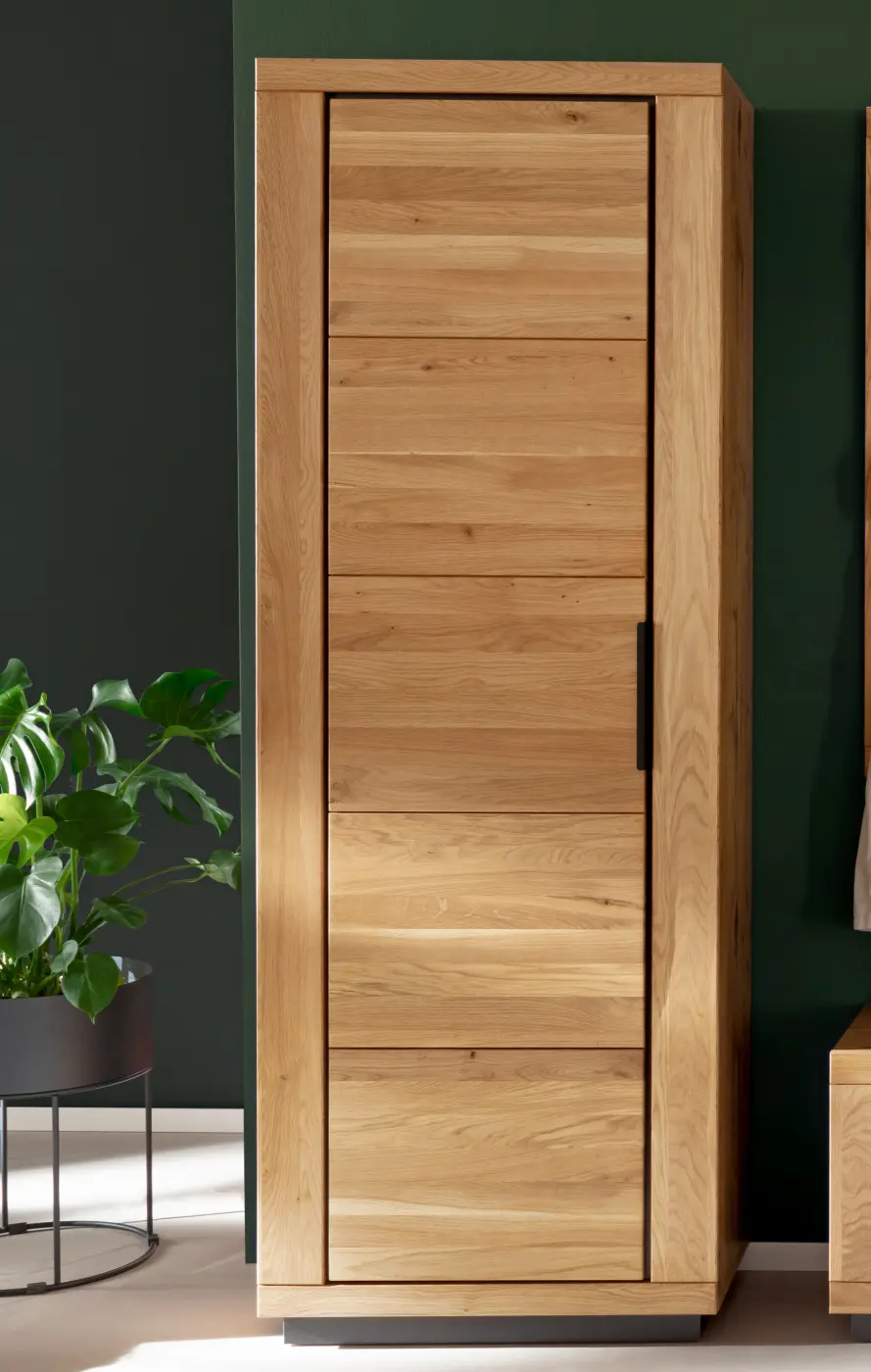 Garderobenschrank