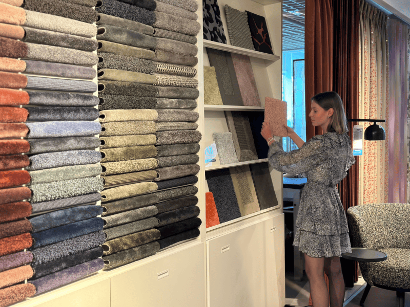 Groe Auswahl an Stoffen und Teppichen bei Mobel Wallach_800x800